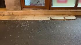 VIDEO Scene incredibile în Capitală. Un teribilist a făcut praf mașina furată